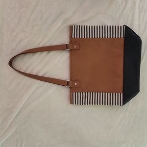 thrity-one (31) Tote with Cell Phone Pocket